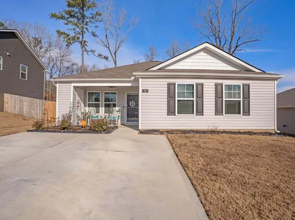 78 Lake Terrace Dr, Lafayette, GA 30728