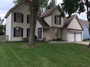 1029 E Pineview St, Olathe, KS 66061