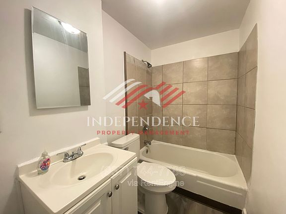 4th image of 408 N Wayne St #2