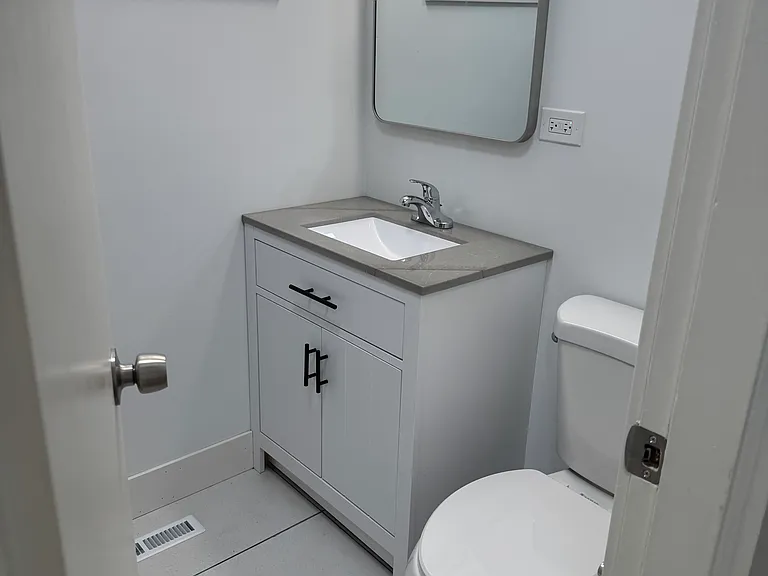 157 N Pershing Ave — Photo 3