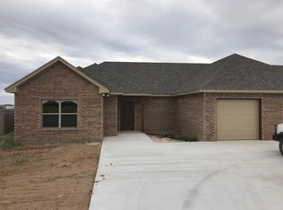 213 Walker Ln, Millsap, TX 76066