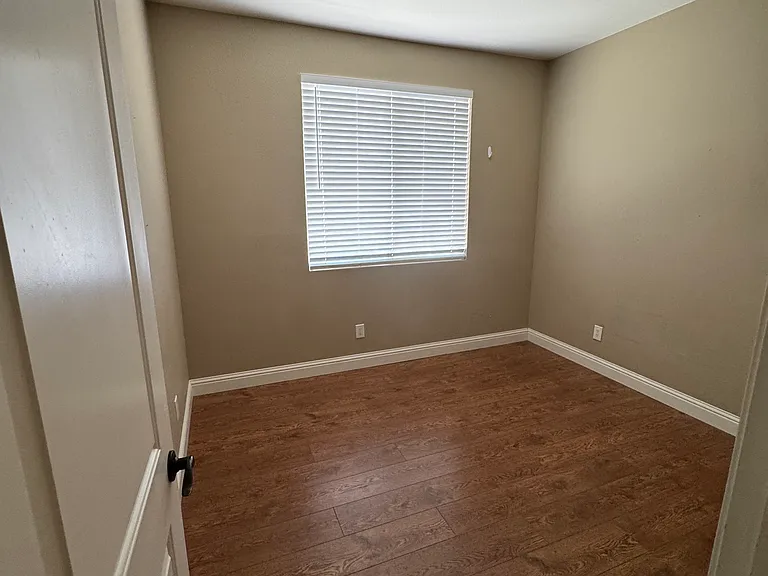 901 Ross Dr — Photo 20