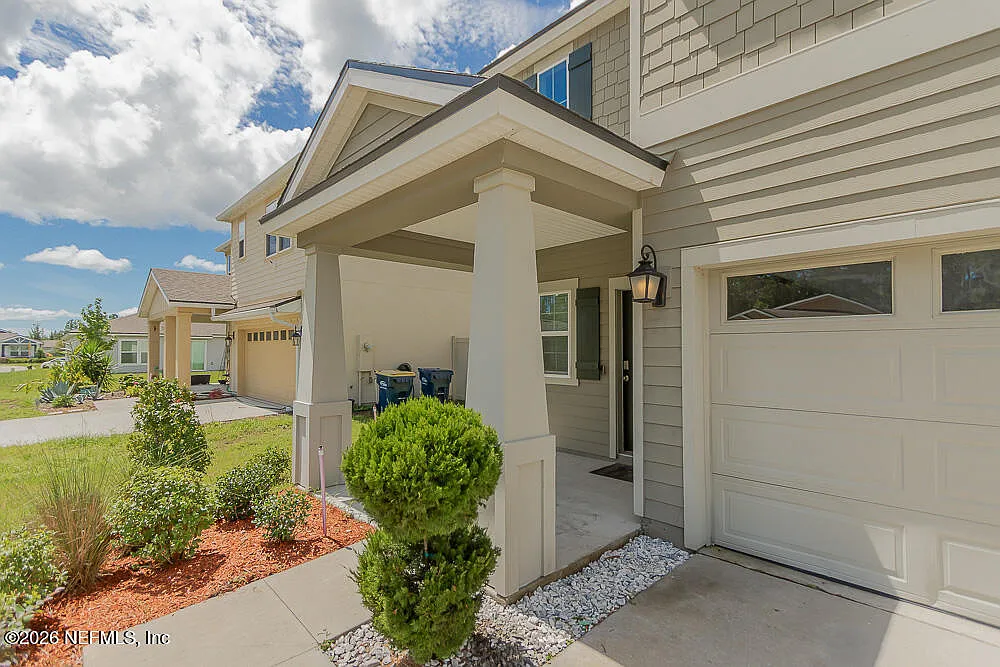 4 bed, 2.5 bath, 2198 sqft, $2,600 — Photo 3