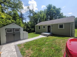 1 Herbann Ln, Randolph, NJ 07869
