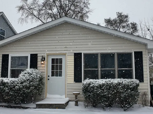 1621 Juneway Ter, Round Lake Beach, IL 60073