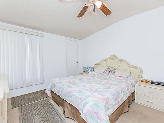 4th image of 15038 Granada Ave