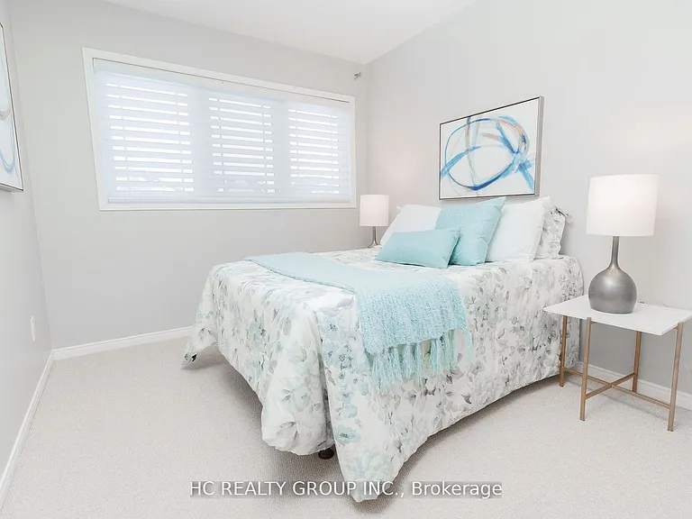 215 Armstrong Cres — Photo 25