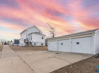 1409 E Nye St, Sioux Falls, SD 57103