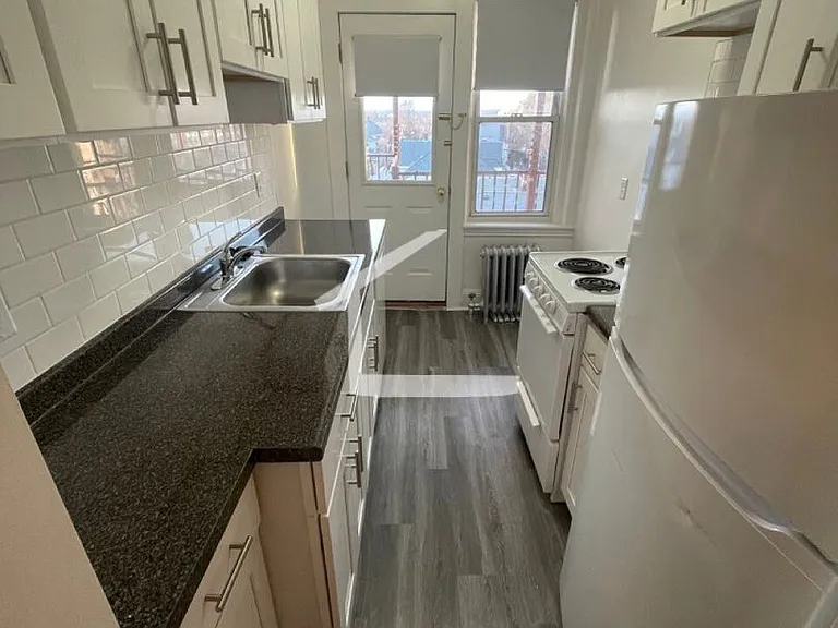 116 Washington St #104 — Photo 3