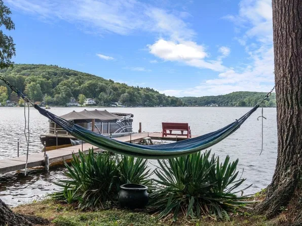 19 Lakeview Dr, Holland, MA 01521