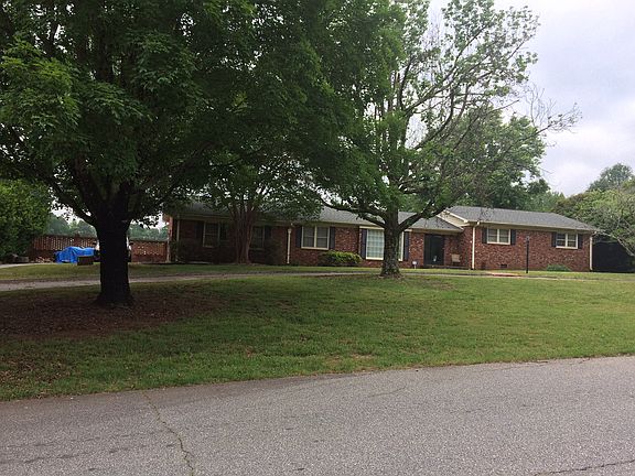2nd image of 405 Haverhill Cir