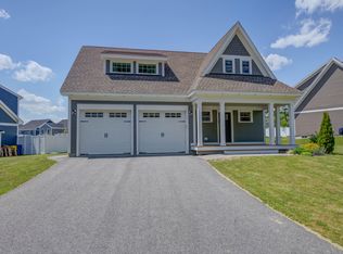 33 Black Sparrow Dr, Portland, ME 04102