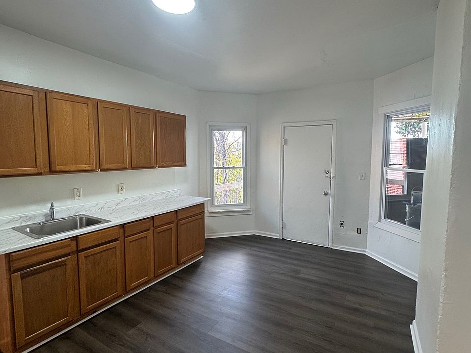 1st image of 302 N Broom St #2