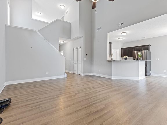 4th image of 2027 Dumont St