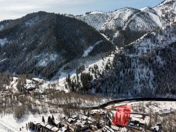 440 Wood River Dr, Ketchum, ID 83340