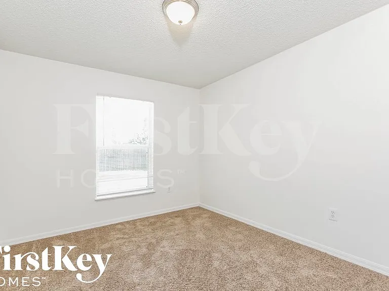 1517 Fairlight St NW — Photo 12