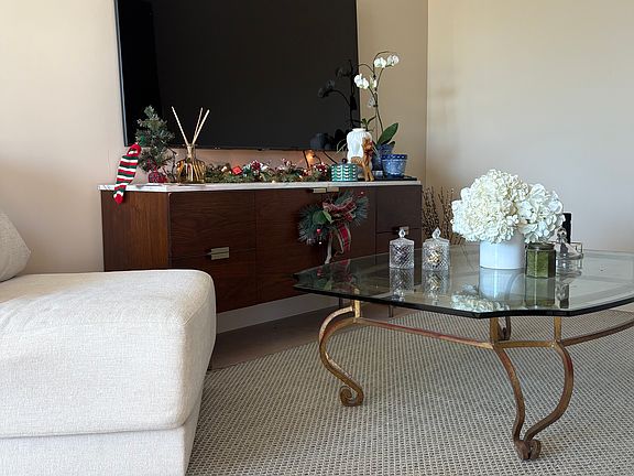 2nd image of 8203 Laurel Canyon Blvd