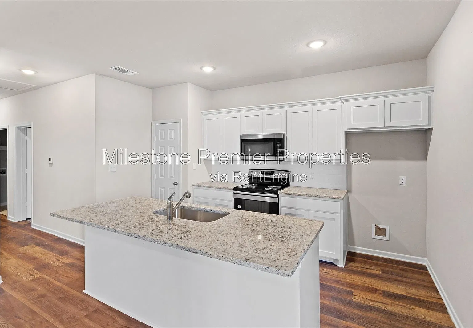 3 bed, 2.0 bath, 1090 sqft, $1,450 — Photo 4
