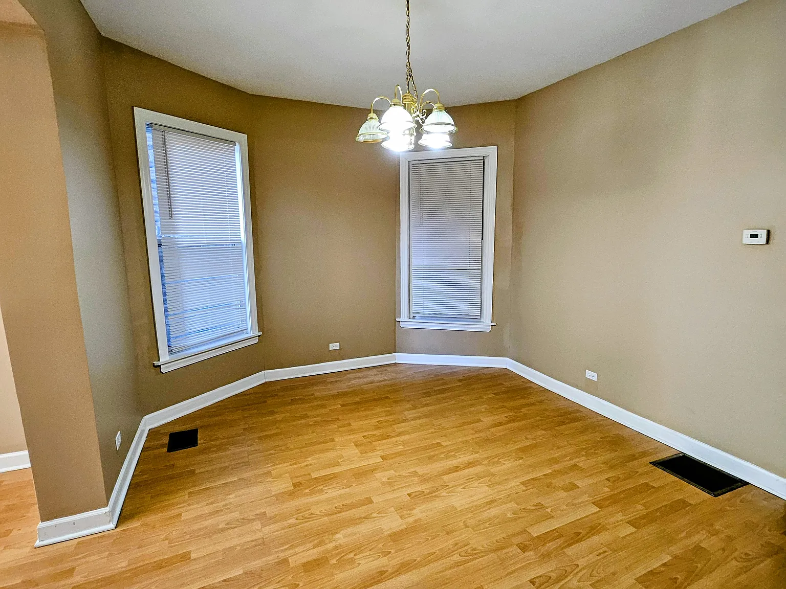 2 bed, 1000 sqft, $1,450 — Photo 4