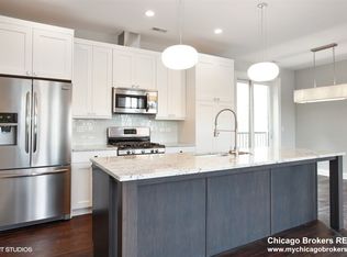 2105 W Irving Park Rd, Chicago, IL 60618