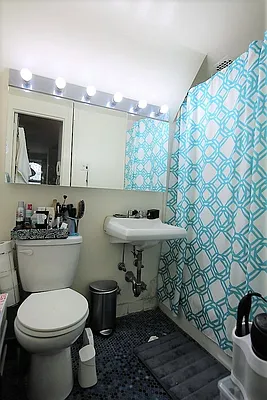 Rented by JK Dansar Corp | media 30