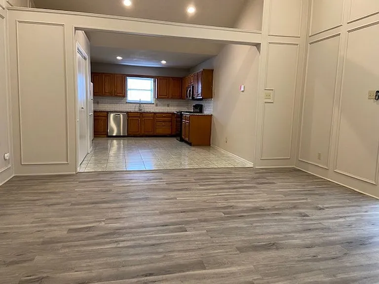 2303 Markland St — Photo 5