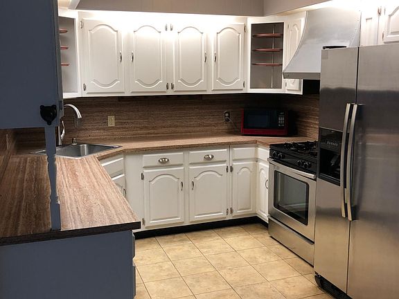 4th image of 104 N Meadow Dr