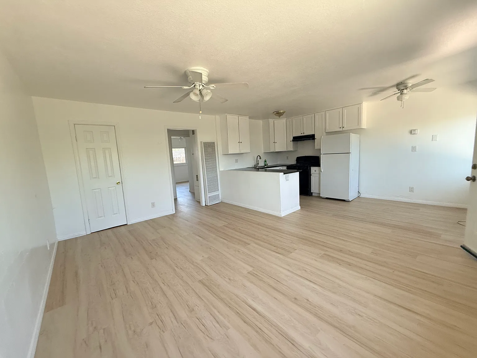 E Hanna St, Colton — Photo 3