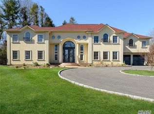 11 Pine Ridge Rd, Greenvale, NY 11548