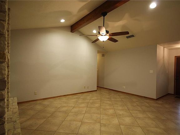 3rd image of 2601 Cherrylawn Dr
