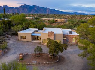 712 W Cresta Loma Dr, Tucson, AZ 85704