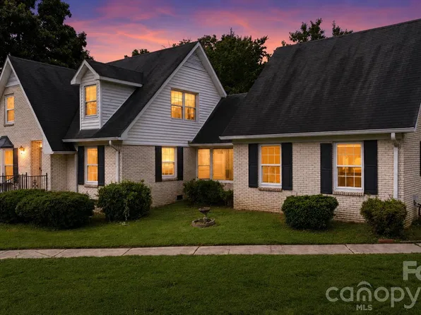 3343 Olde Creek Trl, Matthews, NC 28105