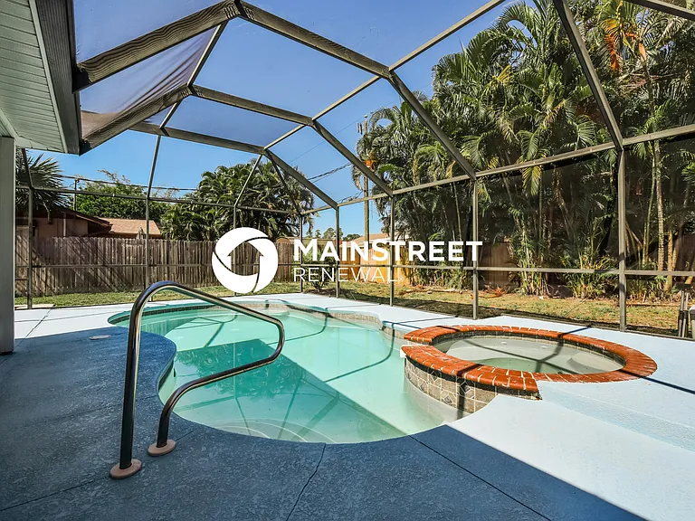 Screened Pool Area