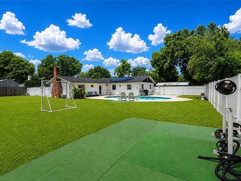 655 SW Pointview Rd — Photo 45
