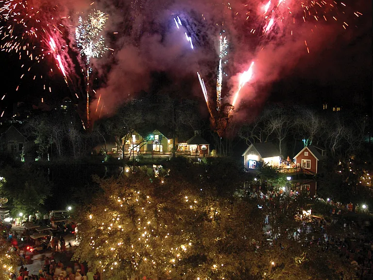 Nightly Fireworks at the Village of Baytowne Wharf!