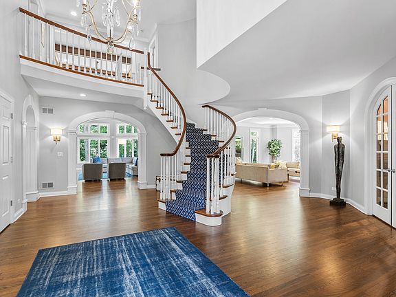 5th image of 1485 Abington Cambs Dr