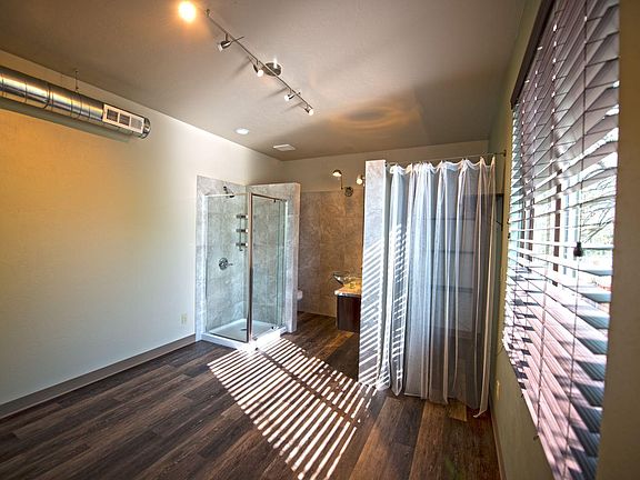 5th image of 1504 NE 8th St