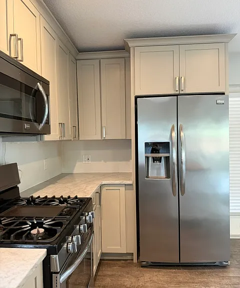 2252 Howard Dr — Photo 12