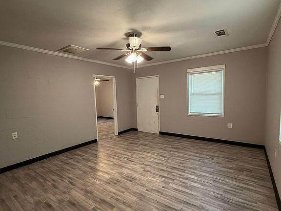 4th image of 1109 W Wall St