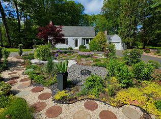 1 Russell Ln, Simsbury, CT 06070