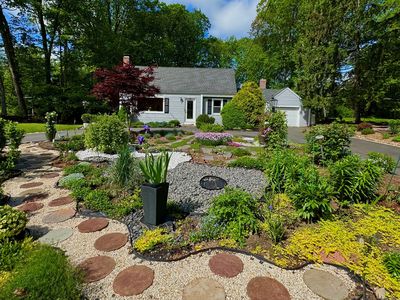 1 Russell Lane, Simsbury, CT, 06070
