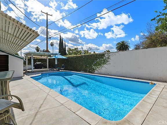 2nd image of 3638 Lillian St