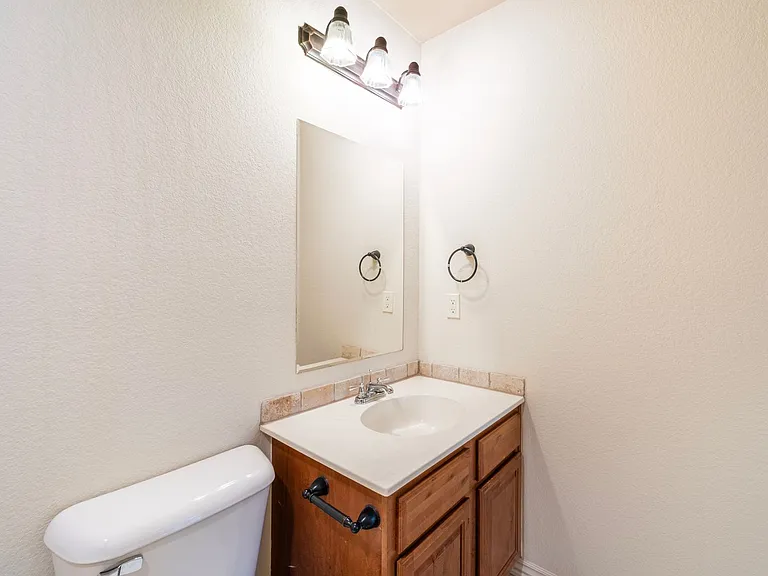 2625 N Arroyo Ave #4 — Photo 7