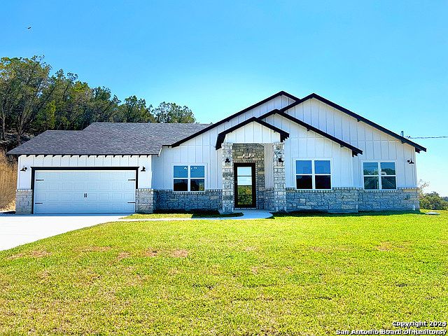 1st image of 279 PRAIRIE TEA LN