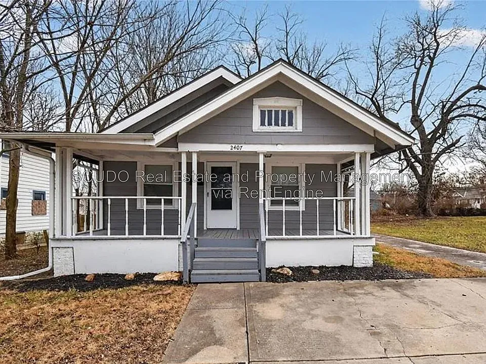 2407 E 68th Ter