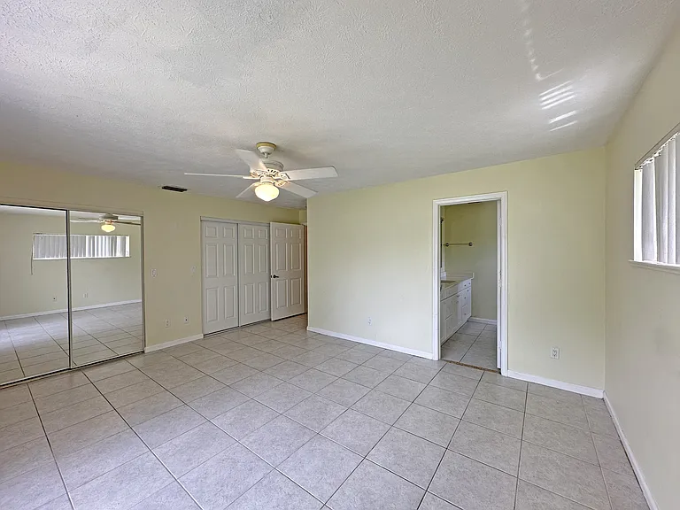 2130 SE Wild Meadow Cir — Photo 9