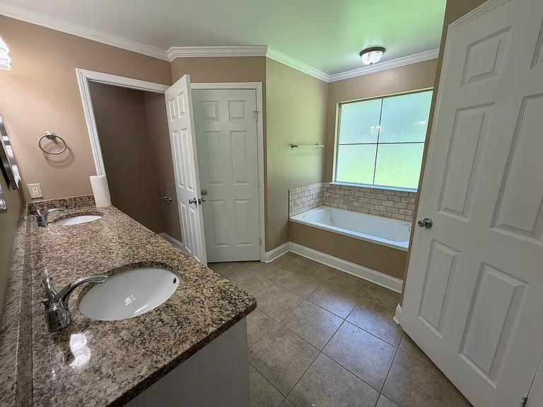 614 Alex Way — Photo 7