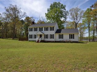 662 Garnetts Mill Ln, Walkerton, VA 23177
