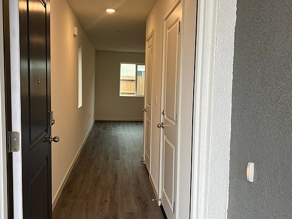 5th image of 2313 Shady Tree Cir