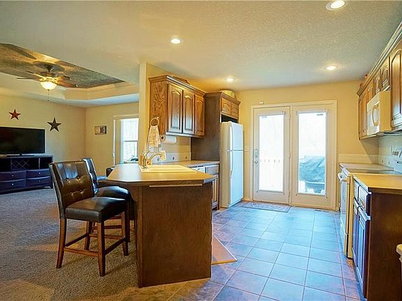 5th image of 19 Stirling Ln